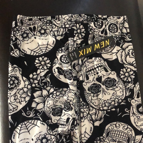 New Mix sugar skulls soft pant - Picture 2 of 3